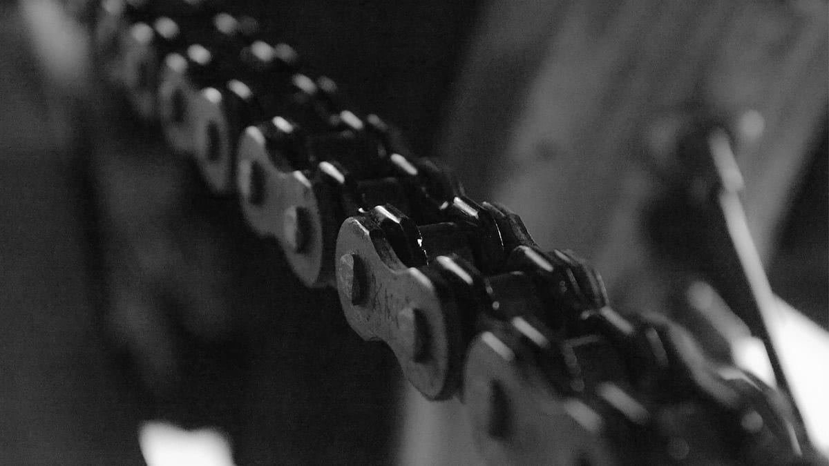 Safer Chain lube Alternatives For Motorcycles Compared & Tested Motoxtasy